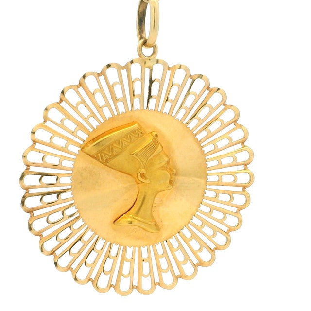 Vintage Italian 18k Gold Nefertiti Egyptian Revival Pendant For Sale - Image 4 of 11