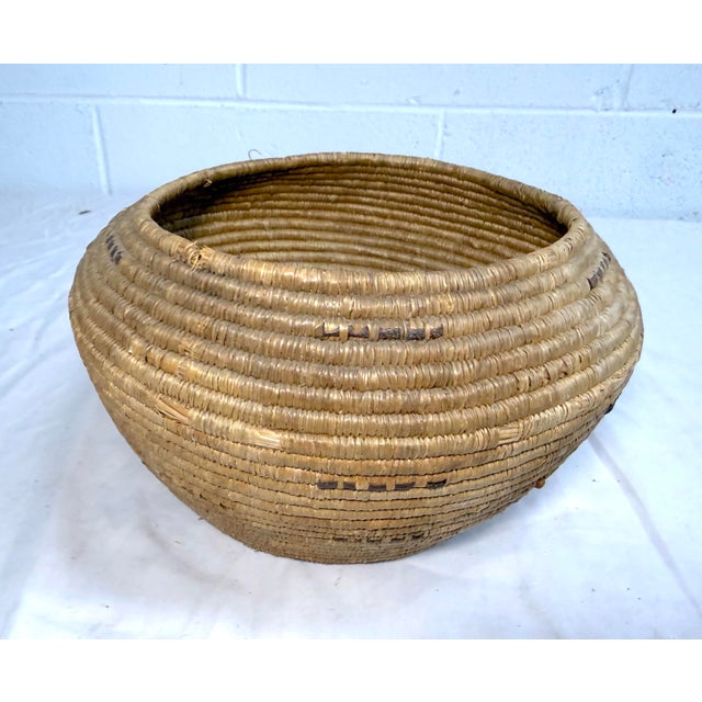Antique 19th Century Native American Pima Hand Woven Wicker Basket Indian For Sale - Image 4 of 12