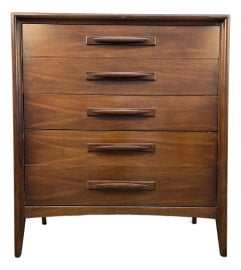 Example of Broyhill Dressers and Chests of Drawers