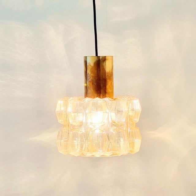 1970s Mid-Century Modern Amber Diamond Glass and Brass Pendant Light by Helena Tynell for Limburg, Germany, 1960s For Sale - Image 5 of 11