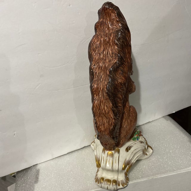 Large squirrel statue, well modelled with impressive handpainted detail, countless brushstrokes throughout the fur