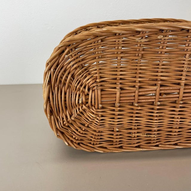 Large Mid-Century Bauhaus Rattan Magazine Holder, 1970s For Sale - Image 18 of 18