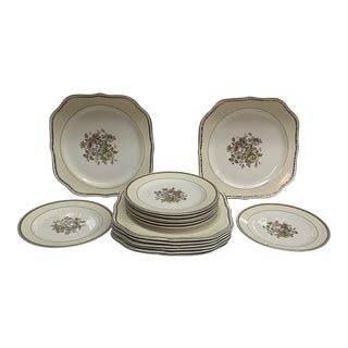 1970s Homer Laughlin Eggshell Georgian Dinnerware Set- 16 Pieces For Sale