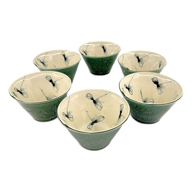 Asian Modern Bat Trang Vietnamese Ramen/Pho/ Rice Bowls With Hand Painted Dragonflies Celadon Carved Accents and Chopstick Rests - Set of 6 For Sale