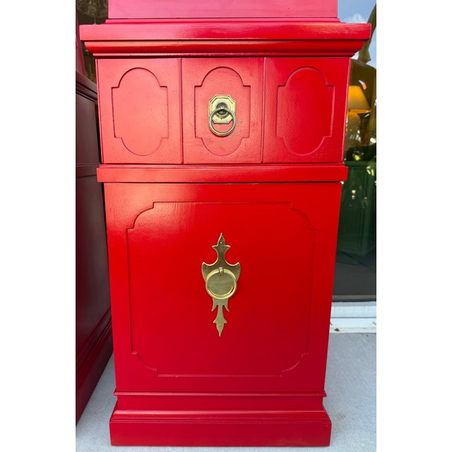 1970s Pair of Vibrant Red & Aubergine Spanish Revival Style Curios For Sale - Image 5 of 9