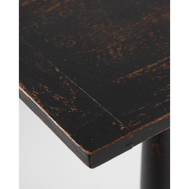 English 1900s British Wood Patinated Side Table For Sale - Image 3 of 5