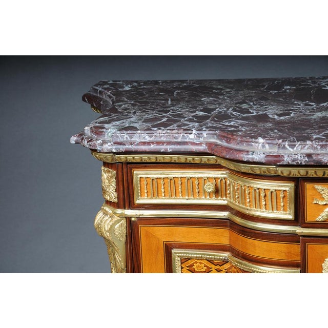 Commode/Chest of Drawers in the style of Jean Henri Riesener For Sale - Image 4 of 18