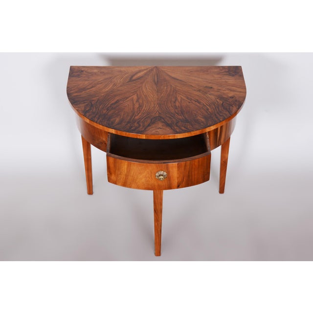 Biedermeier Walnut Side Table, 1820s For Sale - Image 4 of 11