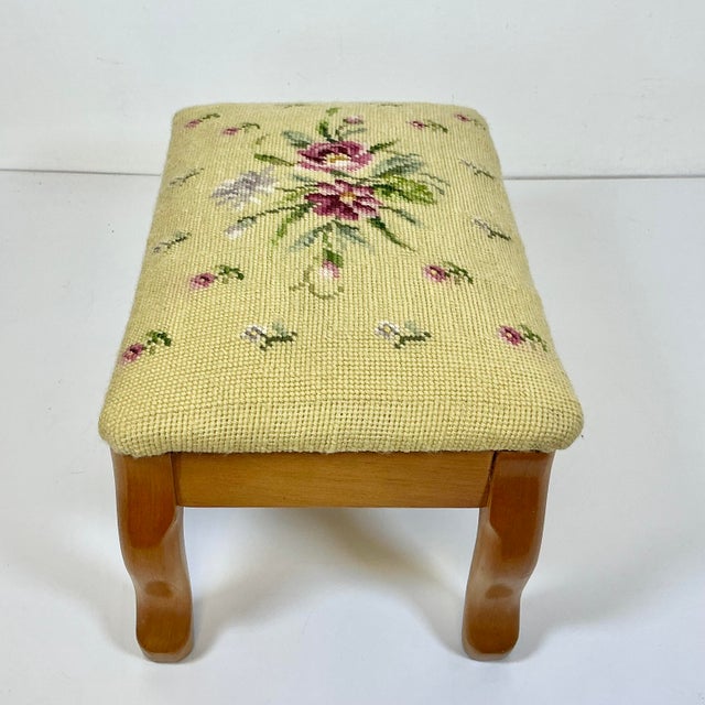 1960s Vintage Americana Arts & Crafts Folk Art Needlepoint Footstool For Sale - Image 12 of 17