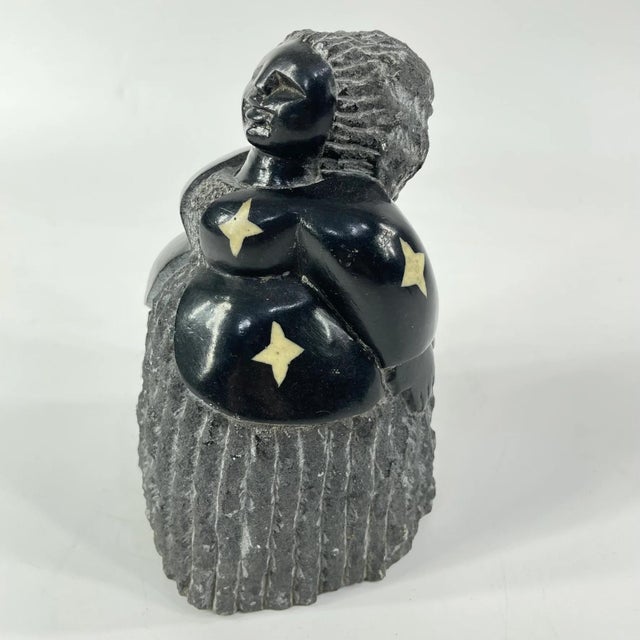 Early 20th Century Shona Stone Woman Sculpture In The Style of Colleen For Sale - Image 4 of 9