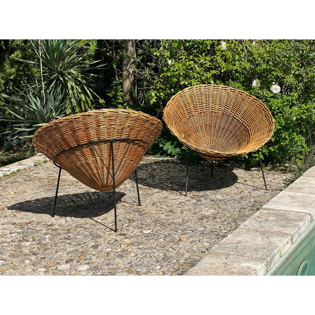 Rare original edition of a pair of Cône C8 armchairs by Terence Conran for Conran Furniture, 1954. The set is in good...