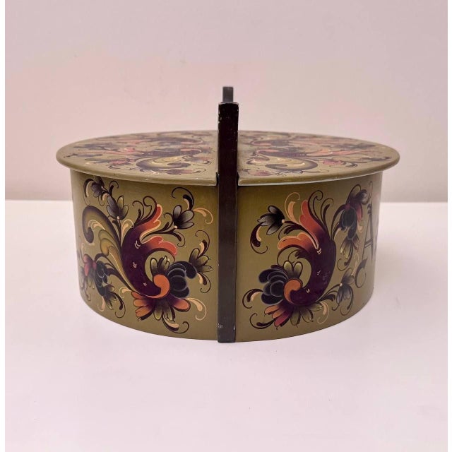 Late 20th Century Vintage Norwegian Hand-Painted Bentwood Tine Box With Rosemaling, 1981 For Sale - Image 5 of 10