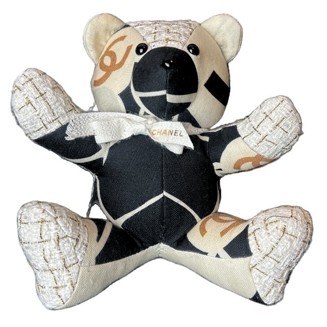 Vintage finds exclusively ours. Our vintage Chanel scarf animal menagerie is sustainably sourced, locally made with a...