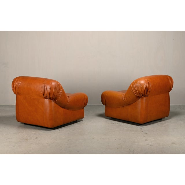 Cognac Leather Deposited Lounge Chairs by Rino Maturi for Mimo Padova, 1970s, Set of 2 For Sale - Image 4 of 18