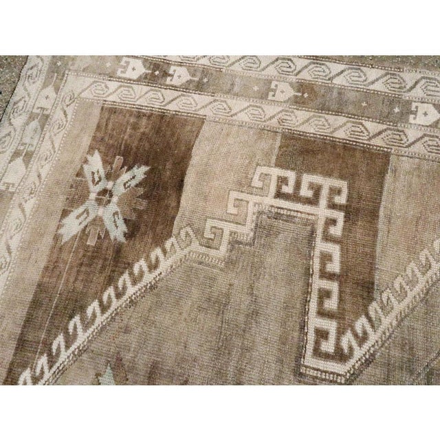 Textile Galerie Shabab Collection Mid-20th Century Turkish Anatolian Rug For Sale - Image 7 of 10