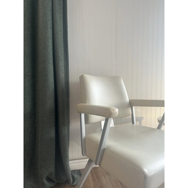 Good Form Company 1960 Industrial Style Aluminum Angular Side Chair by Good Form, Brushed Frame, Original Cream Vinyl Upholstery, For Sale - Image 4 of 7