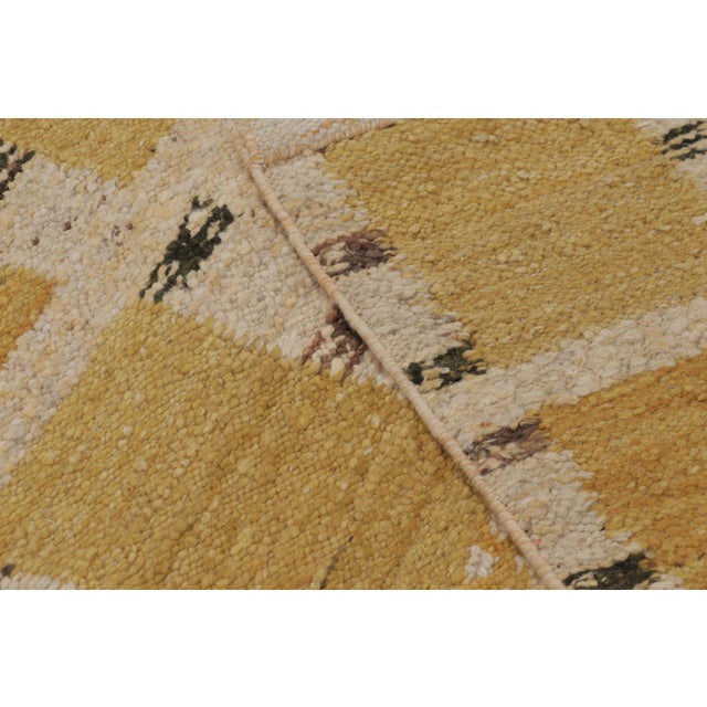 Beige Rug & Kilim’s Scandinavian-Inspired Rug in Mustard & Cream Geometric Patterns For Sale - Image 8 of 8