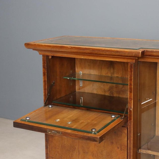Art Deco Display Cabinet in Walnut Burl Veneer For Sale - Image 3 of 10
