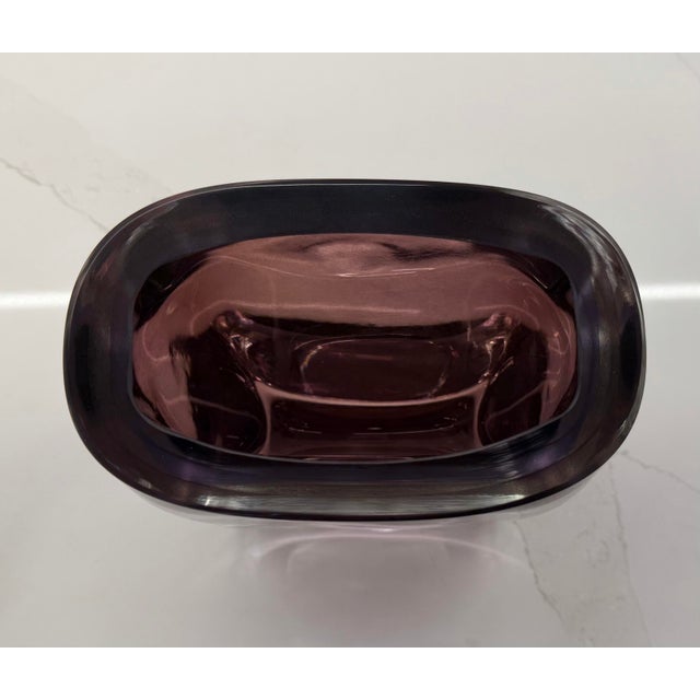 Amethyst Global Views Borealis Amethyst Polish Art Glass Vase For Sale - Image 8 of 12