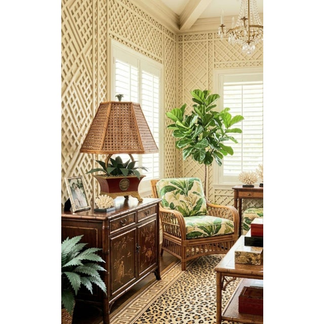 Vintage Tole Metal Palm Leaf Faux Bamboo Cache Pot Regency Wicker Shade Table Lamp For Sale - Image 9 of 9