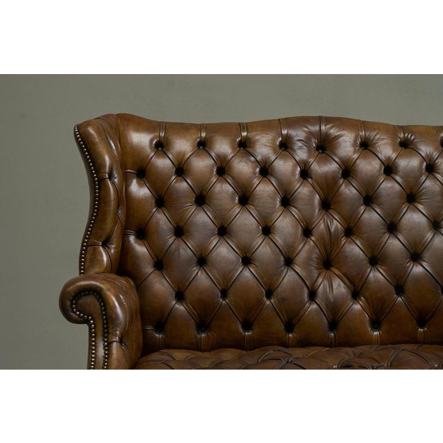 English Tufted Wingback Settee in Patinated Leather, 1900 For Sale - Image 6 of 17