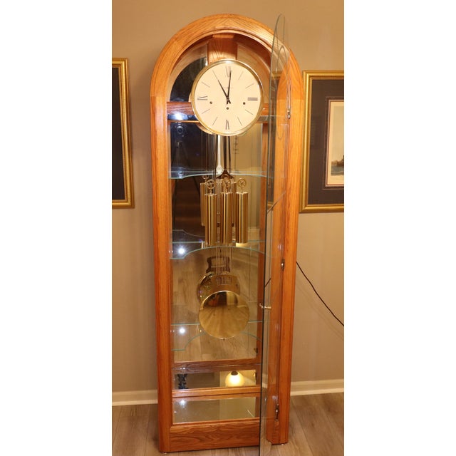 Late 20th Century Howard Miller “Eternity Ii” Curio Grandfather Clock, Model 610-683, Oak Case With Illuminated Mirrored Interior For Sale - Image 5 of 18