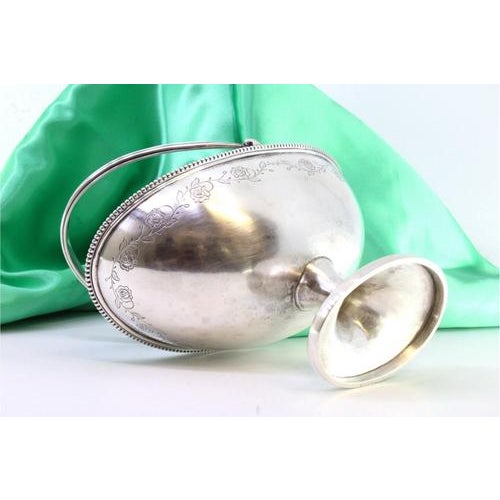 Silver Elliptical Candy Box with Engraved Floral Motifs For Sale - Image 4 of 9