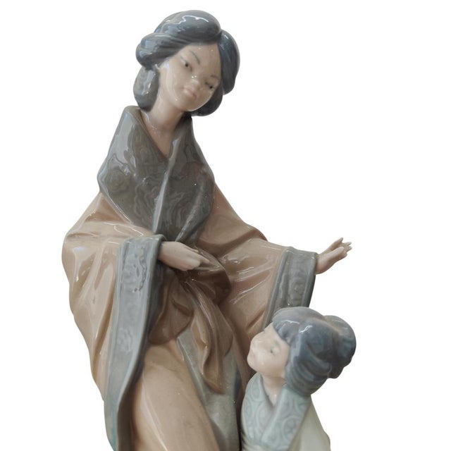Porcelain Gheisa Nao from Lladró, 1950s For Sale - Image 4 of 8