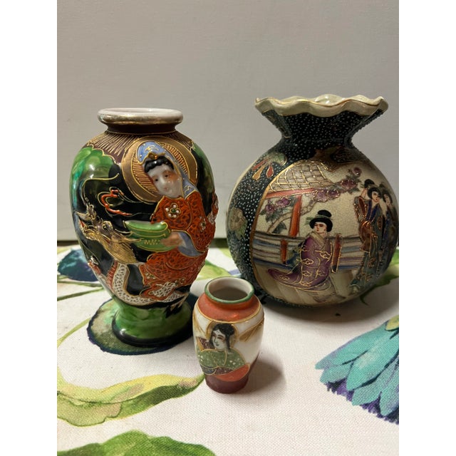 Chinoiserie Collection of 3 1970s Asian Vases For Sale - Image 3 of 4