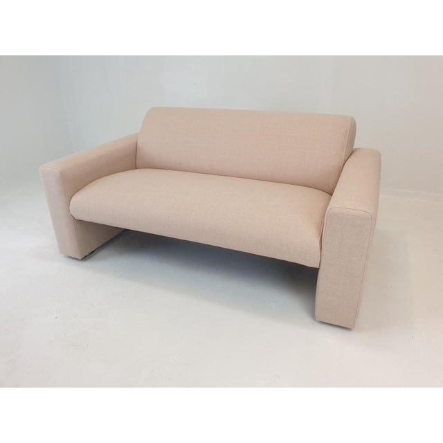 Artifort Model 691 2-Seater Sofa in Soft Pink Wool from Artifort, 1980s For Sale - Image 4 of 14