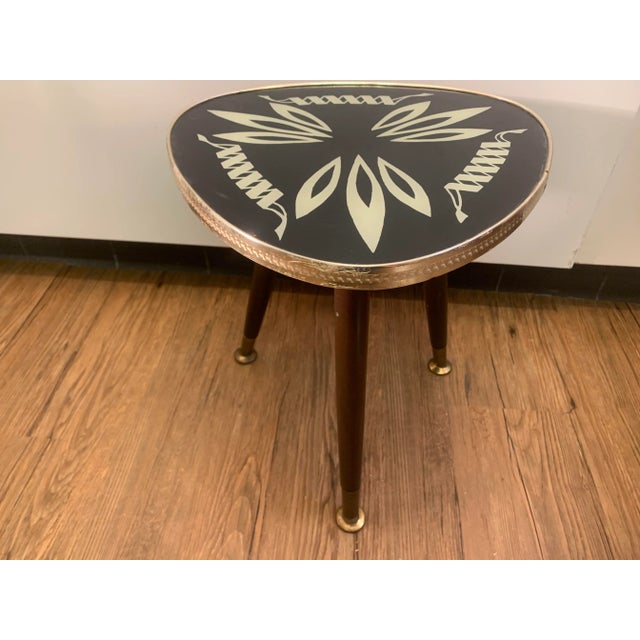 Kidney-Shaped Flower Table or Plant Stand, 1950s, in Very Good conditions. Designed 1950 to 1959