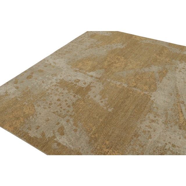 Rug & Kilim’s Distressed Style Abstract Rug in Gold For Sale In New York - Image 6 of 7