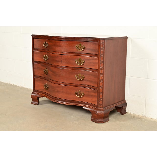 English Baker Furniture Historic Charleston Chippendale Carved Mahogany Serpentine Front Dresser Chest For Sale - Image 3 of 15