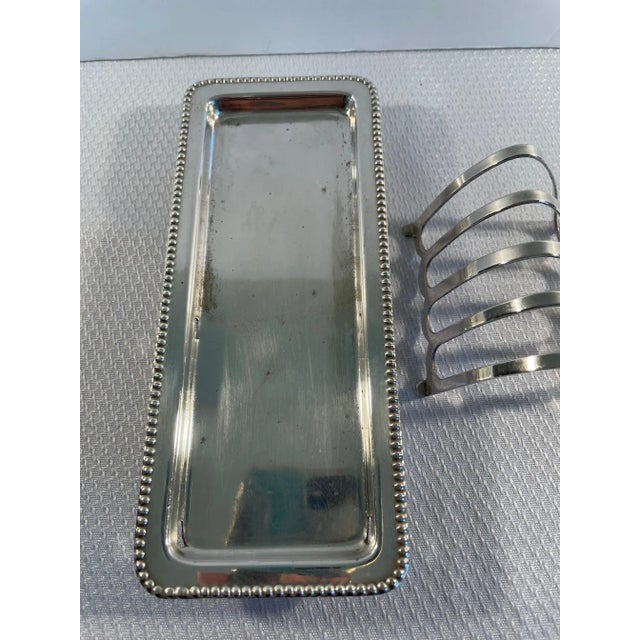 Silver 1940s English De Montfort Silverplated Toast Rack With Frosted Glass Butter Dish For Sale - Image 8 of 13
