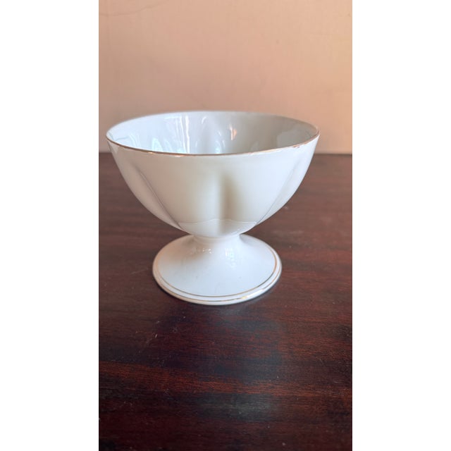 Japanese Antique, Early 20th Century Noritake Japan Azalea Porcelain Scalloped Grapefruit Bowl on Pedestal For Sale - Image 3 of 7