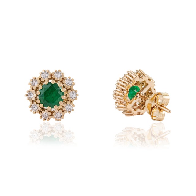 1.08ct Round Emerald & Diamond Halo Cluster Stud Earrings in 14k Yellow Gold- A Pair For Sale In New York - Image 6 of 15