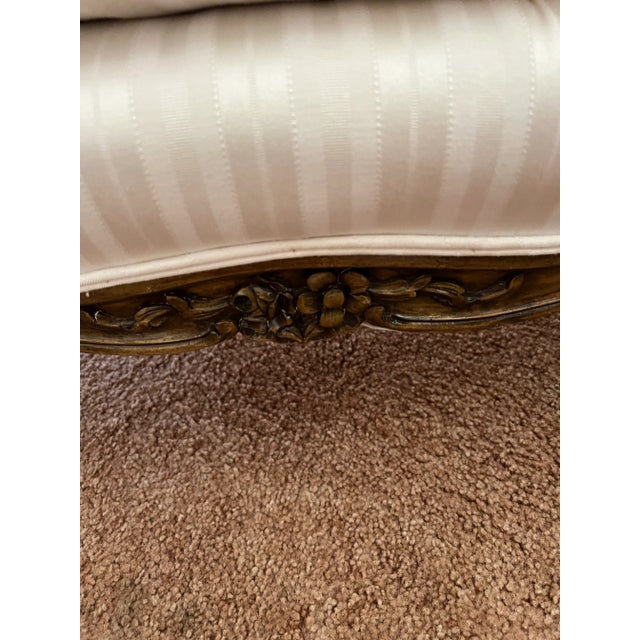 This settee is in great condition very clean, white fabric in excellent condition, wood at back is rubbed from being...