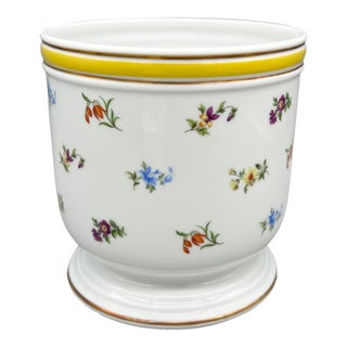 Vintage Continental Porcelain Cachepot Planter – Heinrich Germany Floral With Yellow Band - French Country/ Spring / Easter For Sale