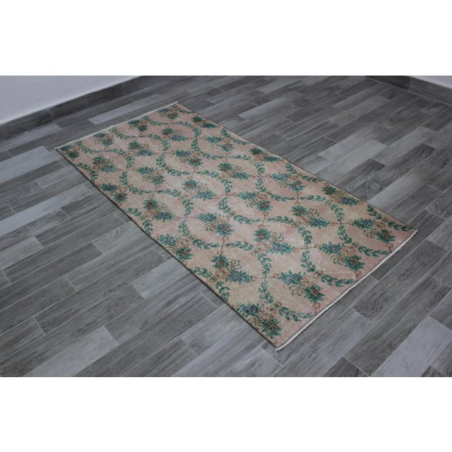 Traditional 1970s Turkish Anatolian Handmade Floral Desing Runner Rug For Sale - Image 3 of 12