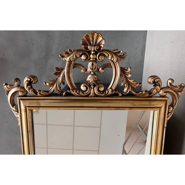 20th French Empire Period Carved Gilt Wood Rectangular Mirror With Crest For Sale In Miami - Image 6 of 10