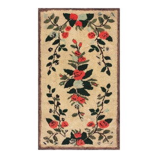1940s Beige Floral Folk Art Antique American Hooked Rug 2'5" X 4'8" Hand Knotted Wool Carpet For Sale