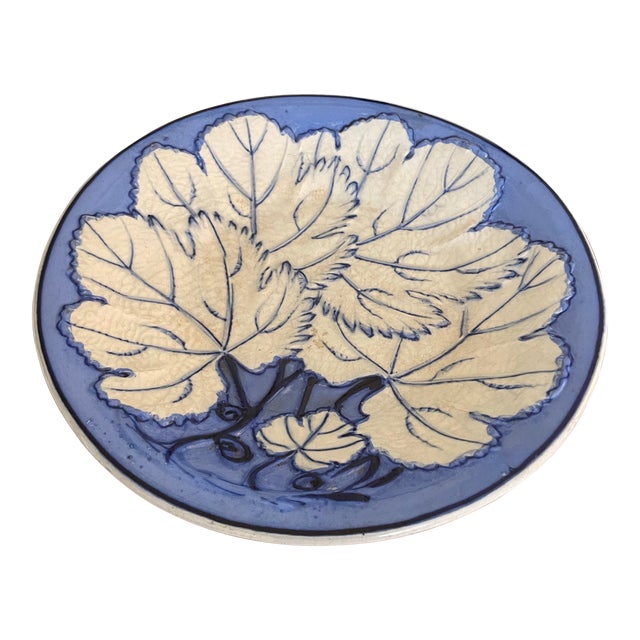 Majolica Pearl Ware Blue and White Leaf Footed Dish For Sale