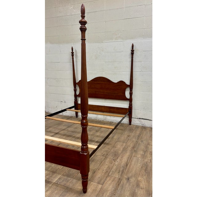 Wood Vintage Statton Trutype Americana Full Size Chippendale Low Poster Bed For Sale - Image 7 of 11
