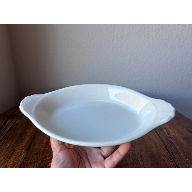 1970s Hall Pottery Au Gratin Dish, Casserole Dish in White 9" Made in Usa, 528 For Sale In Dallas - Image 6 of 7