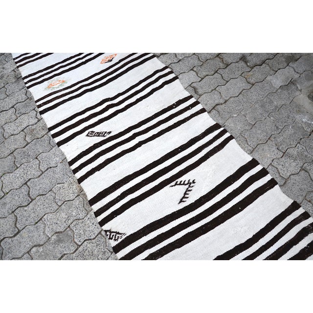 1960s Turkish Handmade Vintage Hemp Runner For Sale - Image 5 of 10