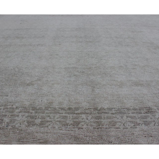 Mid 20th Century Vintage Turkish Rug With Small-Scale Repeating Pattern and Modern Design For Sale - Image 10 of 13