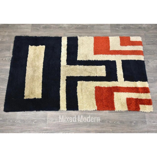 Textile Geometric Mid Century Rug For Sale - Image 7 of 7