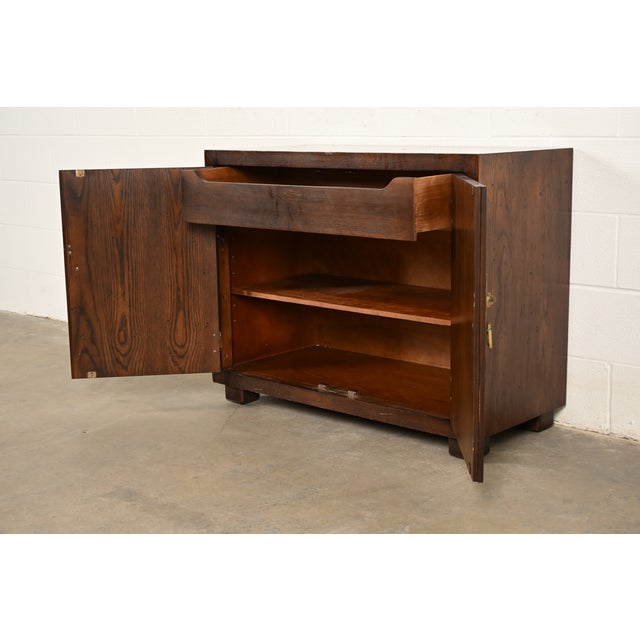Wood Henredon Mid-Century Hollywood Regency Campaign Oak and Brass Buffet Server or Bar Cabinet For Sale - Image 7 of 17