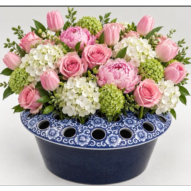 Vintage Theodore Alexander Blue and White Chinoiserie Flower Centerpiece, Tulipiere, Ikebana Vase. This unique piece...