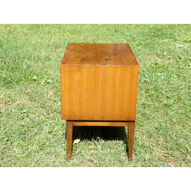 American of Martinsville Vintage Mid Century American of Martinsville Harmony House Nightstand End Table For Sale - Image 4 of 14